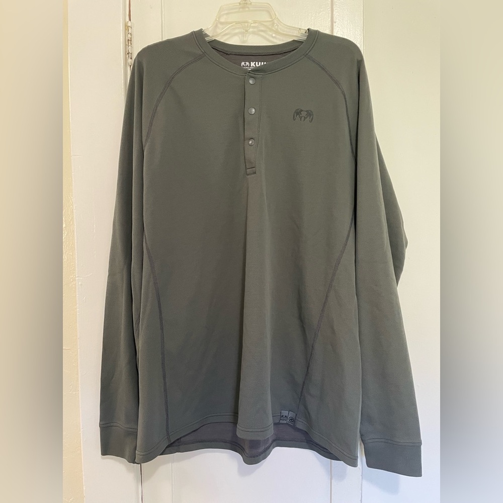 KUIU Men's Pro Merino Henly in Olive Green